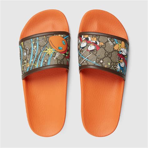 disney gucci - shoes|Gucci Disney x Gucci Donald Duck Pursuit Slide Sandals.